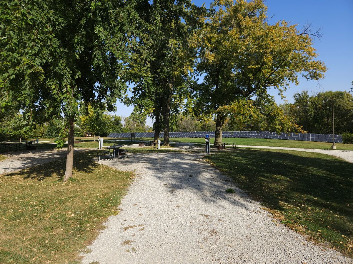 Site 86 – Shows Back-in site, pedestal and picnic area