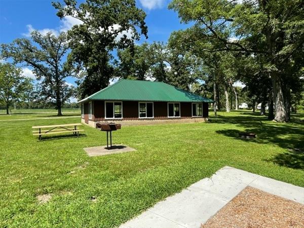 Red Oak Shelter