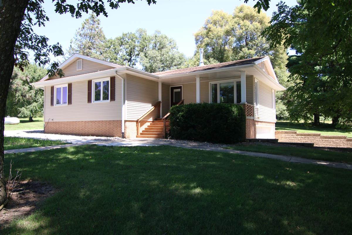 Cabin exterior view from off to the side