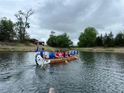 voyageurs canoes