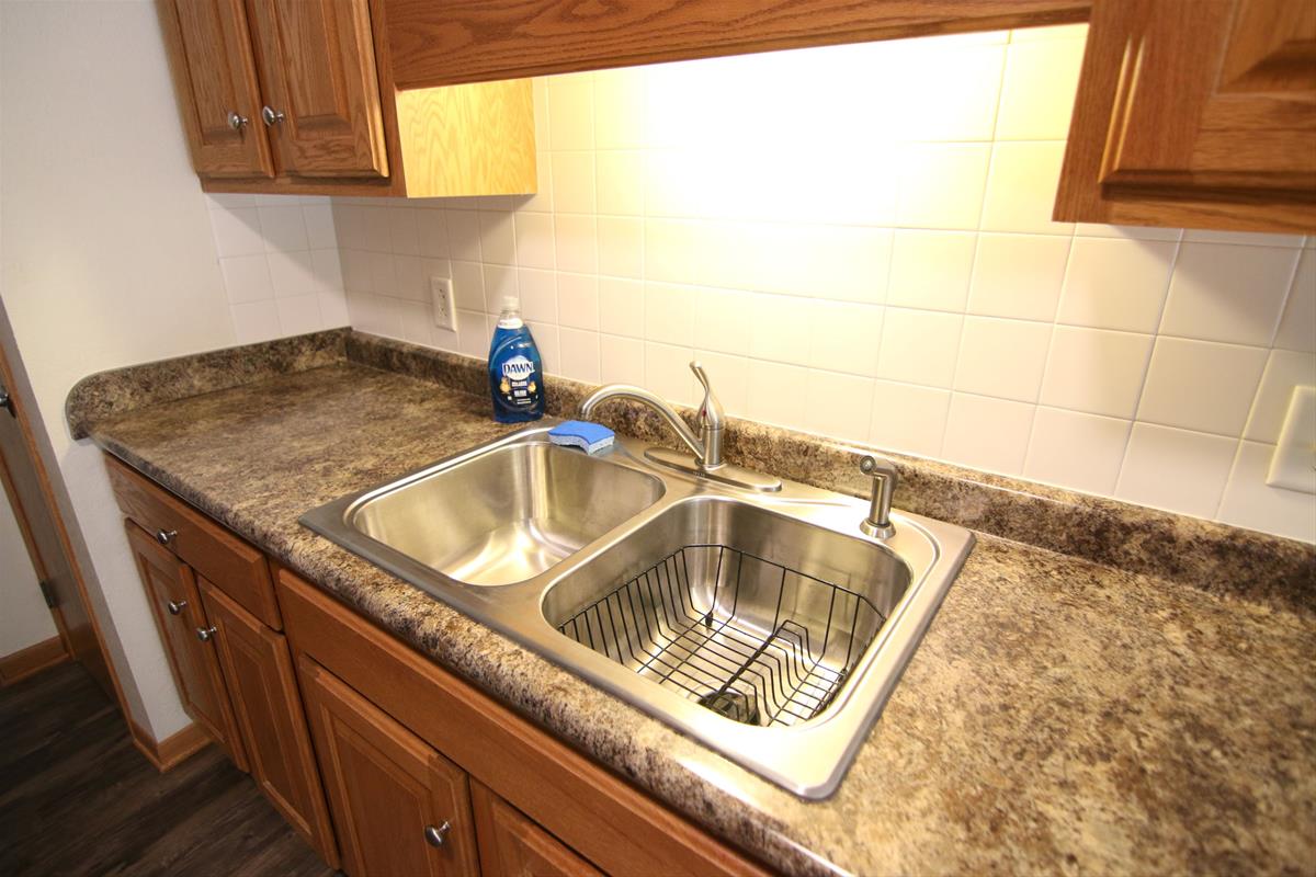 Stainless steel kitchen sink