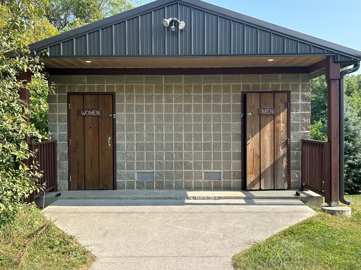 Chinkapin Bluffs Shelter nearby Restrooms